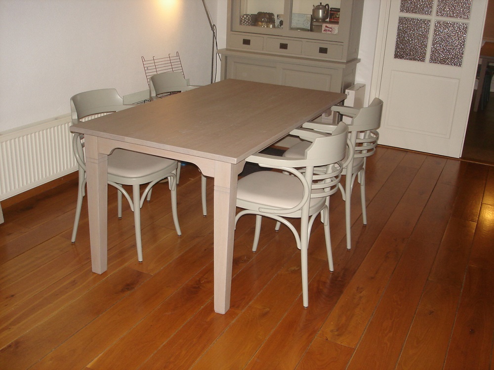 dans troon landbouw Eetkamerstoelen en tafels op maat - Klassieke eiken tafel in grey wash  model Bristol